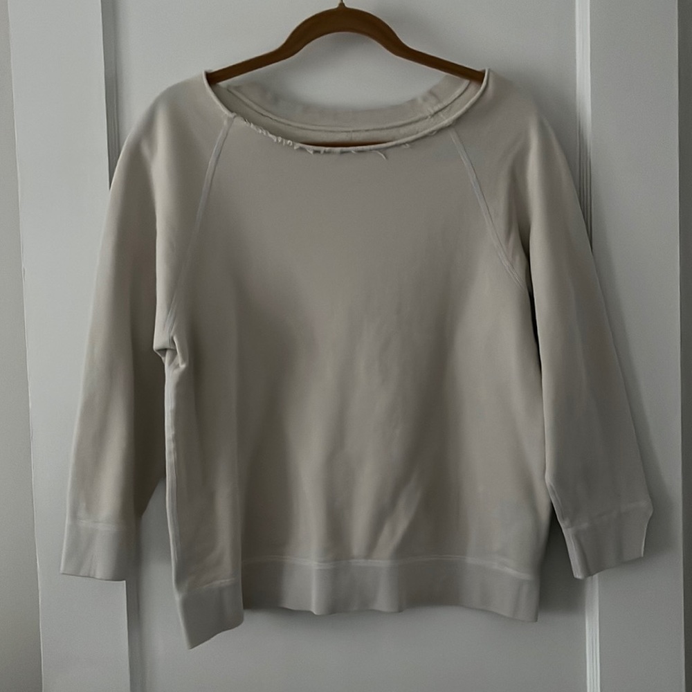 Sweatshirt